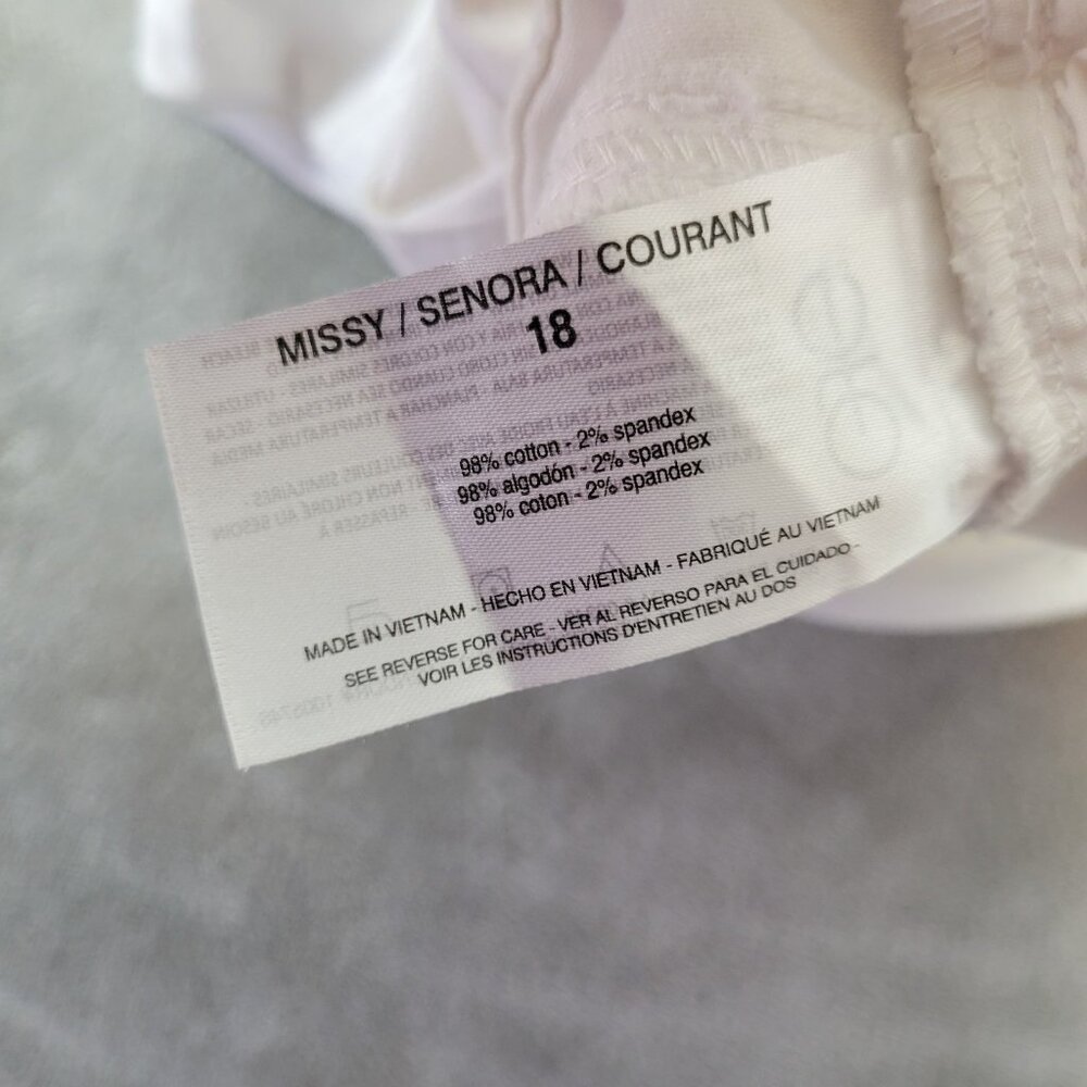 Gloria Vanderbilt Women's Plus 18 White Skimmer Capri Shorts Slimming CAP45E - Picture 9 of 9